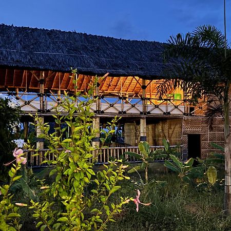 Mowgli'S Cafe Hampi & Guest House Buitenkant foto